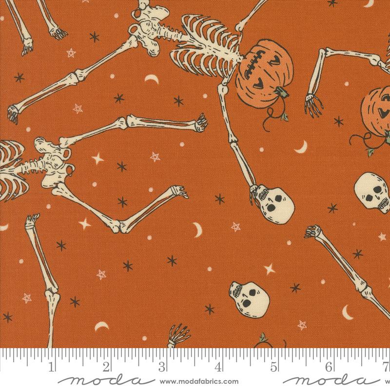 Home Sweet Haunt Rust 20913 13 Moda